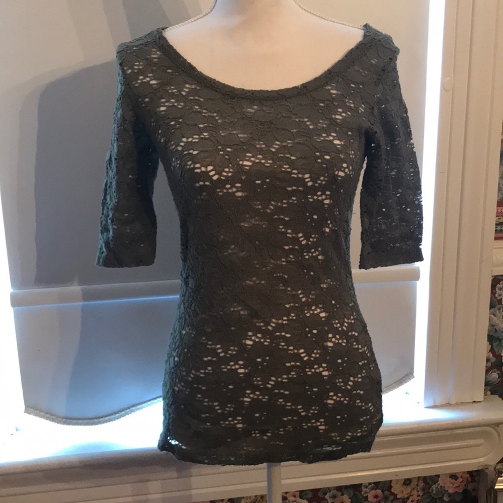 EUC Green Lacey Shirt Size Medium A1